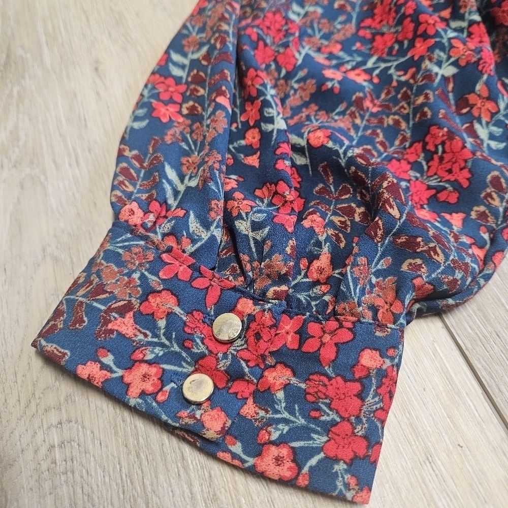 Ava & Viv Floral Pintuck Long Sleeve Relaxed Fit Blouse Women's 1X Plus Blue - Picture 9 of 9
